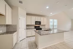 303 Duroc Dr, Hutto, TX 78634 - Photo 7