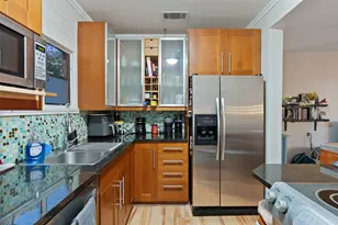 412 W Croslin St, Austin, TX 78752 - Photo 9