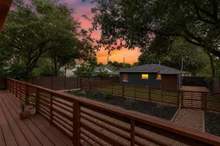 412 W Croslin St, Austin, TX 78752 - Photo 31