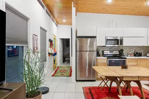 412 W Croslin St, Austin, TX 78752 - Photo 27