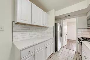 1010 W 23rd St, Austin, TX 78705 - Photo 13
