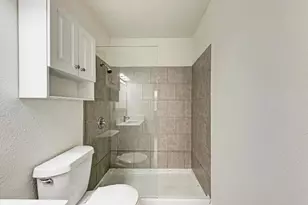 1010 W 23rd St, Austin, TX 78705 - Photo 17