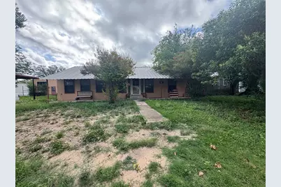 2109 Castro Avenue, Hondo, TX 78861 - Photo 1