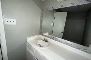 5308 S Pleasant Valley Rd, Austin, TX 78744 - Photo 15