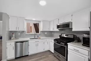 12607 Terra Nova Ln, Austin, TX 78727 - Photo 9