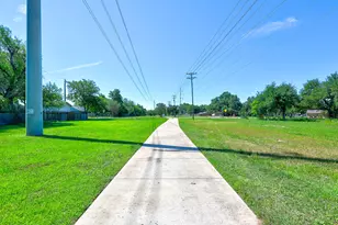 1002 Deep Wood Dr, Round Rock, TX 78681 - Photo 15