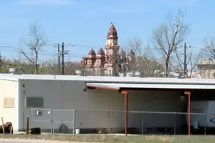 402 Trinity St, Lockhart, TX 78644 - Photo 7