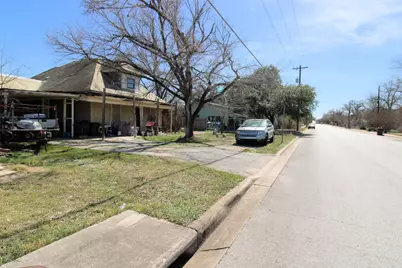 402 Trinity Street, Lockhart, TX 78644 - Photo 1