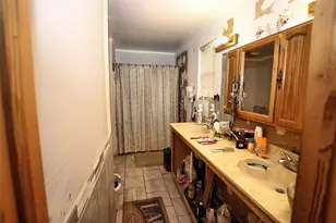 402 Trinity St, Lockhart, TX 78644 - Photo 15