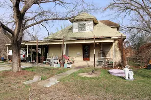 402 Trinity St, Lockhart, TX 78644 - Photo 1