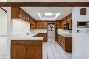 806 Country Club Rd, Georgetown, TX 78628 - Photo 13