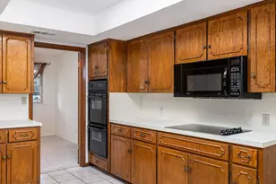 806 Country Club Rd, Georgetown, TX 78628 - Photo 19