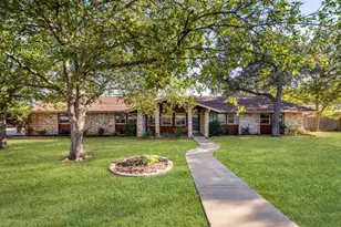 806 Country Club Rd, Georgetown, TX 78628 - Photo 1