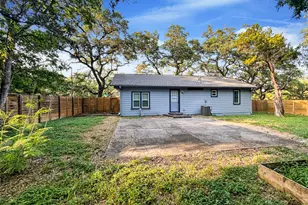 805 Herndon Ln, Austin, TX 78704 - Photo 17