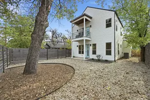 2811 Garwood St, Austin, TX 78702 - Photo 7