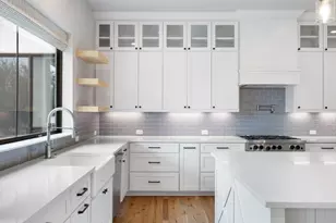 821 S Angel Light Dr, Spicewood, TX 78669 - Photo 11