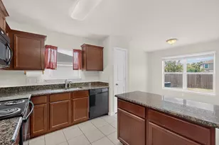 108 Judge King Dr, Jarrell, TX 76537 - Photo 5