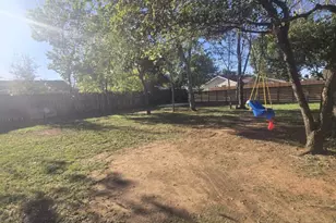 724 Ramsey Ave, Rockdale, TX 76567 - Photo 21