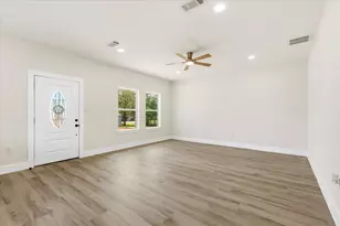 109 Clear Spring St, Bastrop, TX 78602 - Photo 5