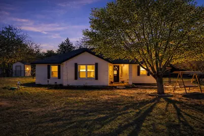 137 W Oak Drive, Cedar Creek, TX 78612 - Photo 3
