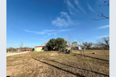 685 Fox Lane, Lockhart, TX 78644 - Photo 5