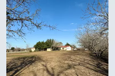 685 Fox Lane, Lockhart, TX 78644 - Photo 3
