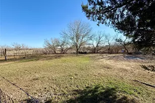 685 Fox Ln, Lockhart, TX 78644 - Photo 29