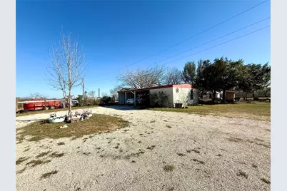 685 Fox Lane, Lockhart, TX 78644 - Photo 1