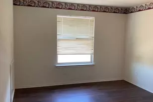 810 N Creek Blvd, Leander, TX 78641 - Photo 5