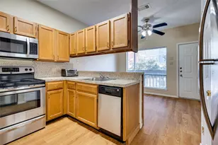 2210 Pearl St, Austin, TX 78705 - Photo 11