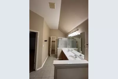 7420 W Magic Mountain Lane W, Round Rock, TX 78681 - Photo 13