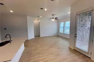 400 Barton Run Dr, Georgetown, TX 78628 - Photo 5