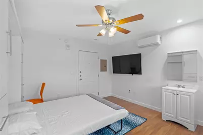 306 E 30 Th Street #109, Austin, TX 78705 - Photo 7