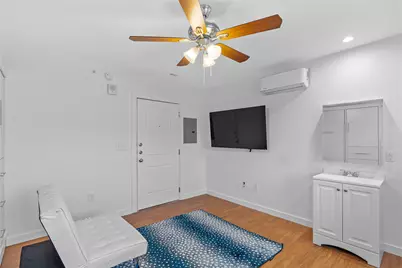 306 E 30 Th Street #109, Austin, TX 78705 - Photo 3