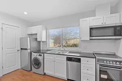 306 E 30 Th Street #109, Austin, TX 78705 - Photo 13