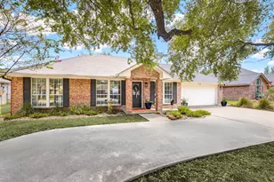 1510 Shadow Walk, Lockhart, TX 78644 - Photo 3