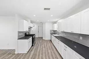 5812 Kayview Dr, Austin, TX 78749 - Photo 9