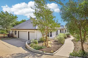 404 Saddlehorn Dr, Dripping Springs, TX 78620 - Photo 19