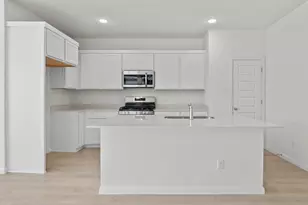 205 Hornet St, Elgin, TX 78621 - Photo 5