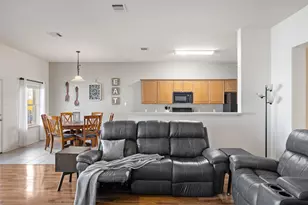 880 Bottle Brush Dr, Kyle, TX 78640 - Photo 11