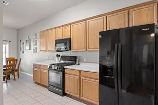 880 Bottle Brush Dr, Kyle, TX 78640 - Photo 17