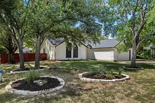 201 Susana Ln, Georgetown, TX 78628 - Photo 3