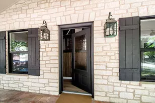 146 Hillside Dr, Fredericksburg, TX 78624 - Photo 3
