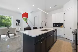 1800 Singleton Ave, Austin, TX 78702 - Photo 13