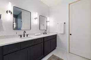 1800 Singleton Ave, Austin, TX 78702 - Photo 17