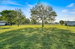 1218 Lovers Ln, Bastrop, TX 78602 - Photo 3