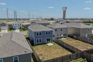 205 Waterbuck Loop, Hutto, TX 78634 - Photo 3