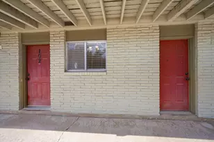 806 E 13th St, Georgetown, TX 78626 - Photo 3