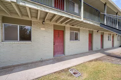 806 E 13th Street #102, Georgetown, TX 78626 - Photo 5