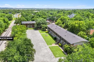 806 E 13th St, Georgetown, TX 78626 - Photo 35